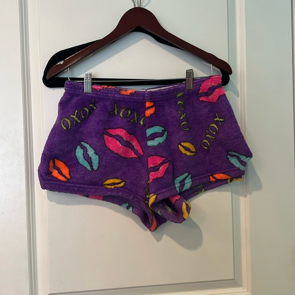 Fuzzy lips pajama shorts